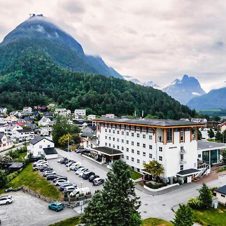 Grand Hotel - By Classic Norway Hotels Andalsnes Exterior photo