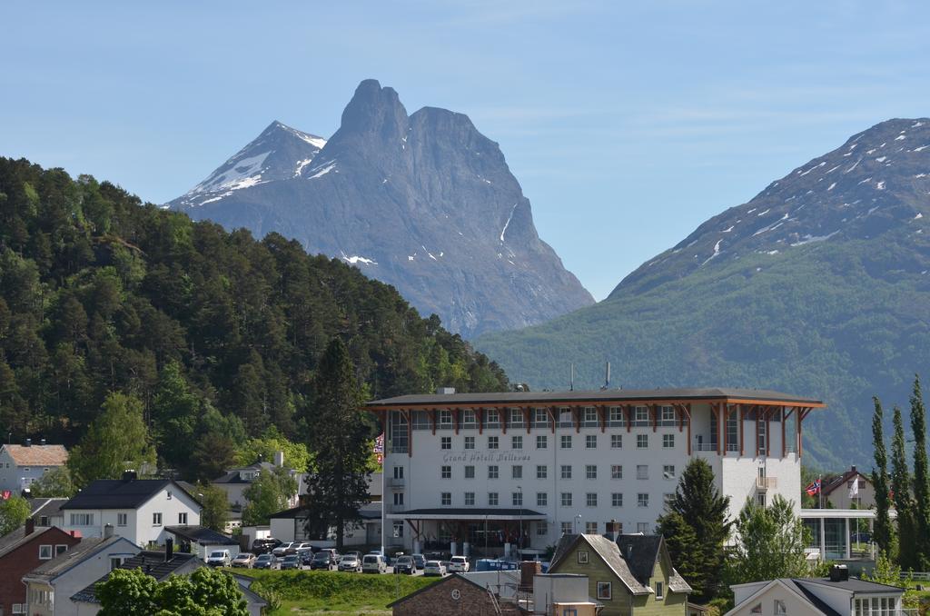 Grand Hotel - By Classic Norway Hotels Andalsnes Exterior photo