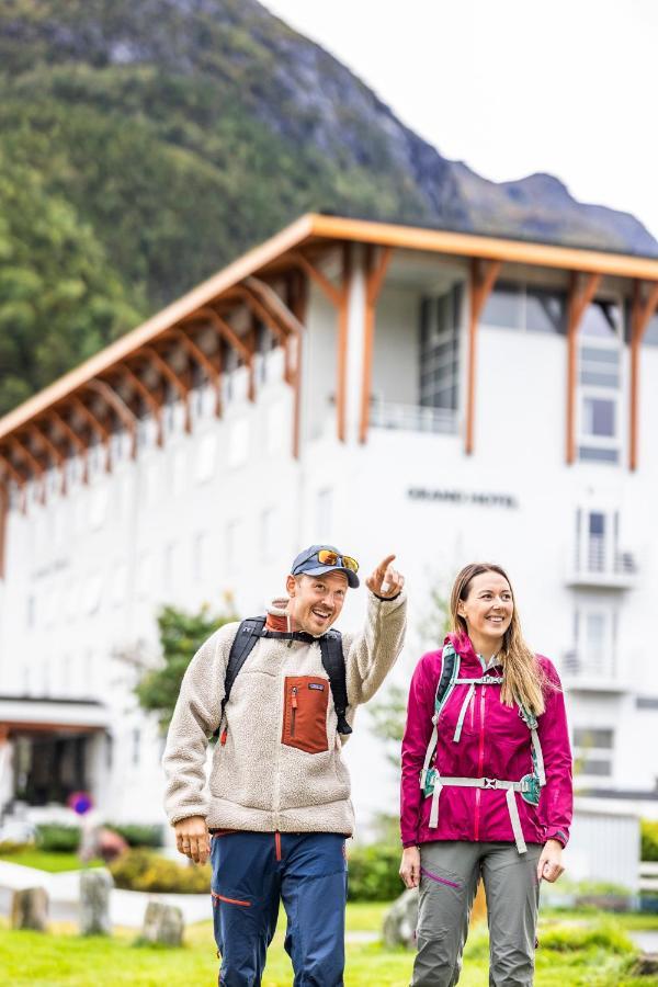 Grand Hotel - By Classic Norway Hotels Andalsnes Exterior photo