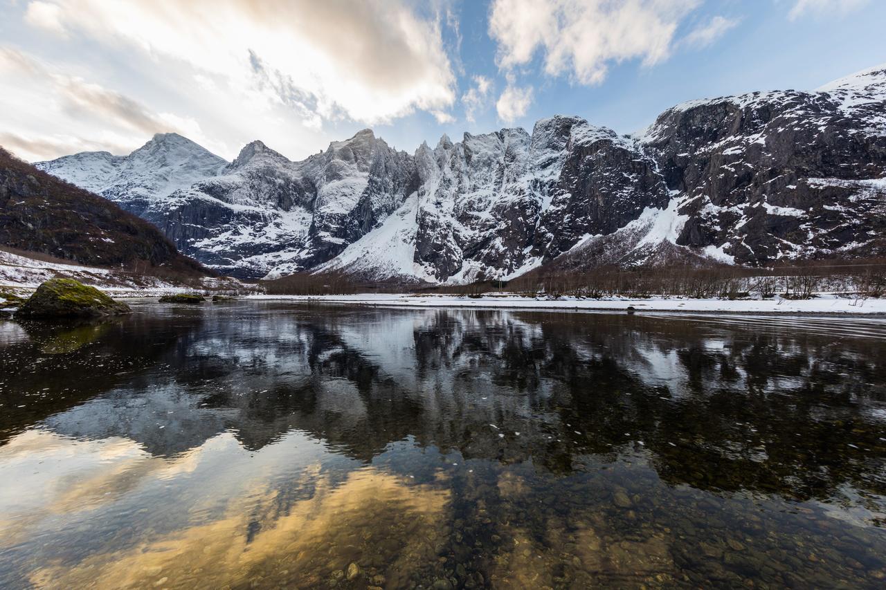 Grand Hotel - By Classic Norway Hotels Andalsnes Exterior photo